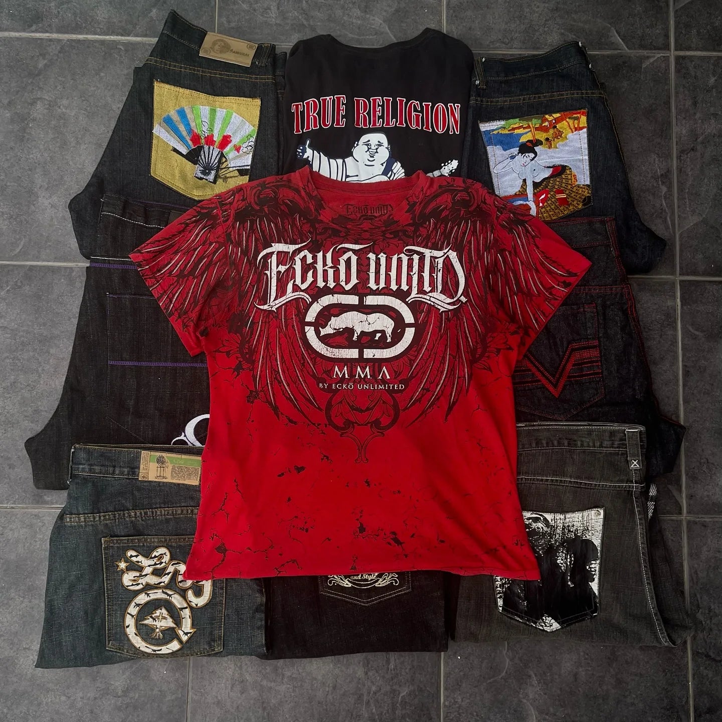 Camiseta Hombre Graffiti Gothic - Vintage Oversized Streetwear