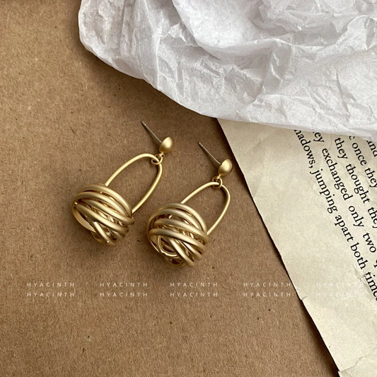 Pendientes Minimalistas Círculo Mate - Nudos Metálicos Colgantes Mujer