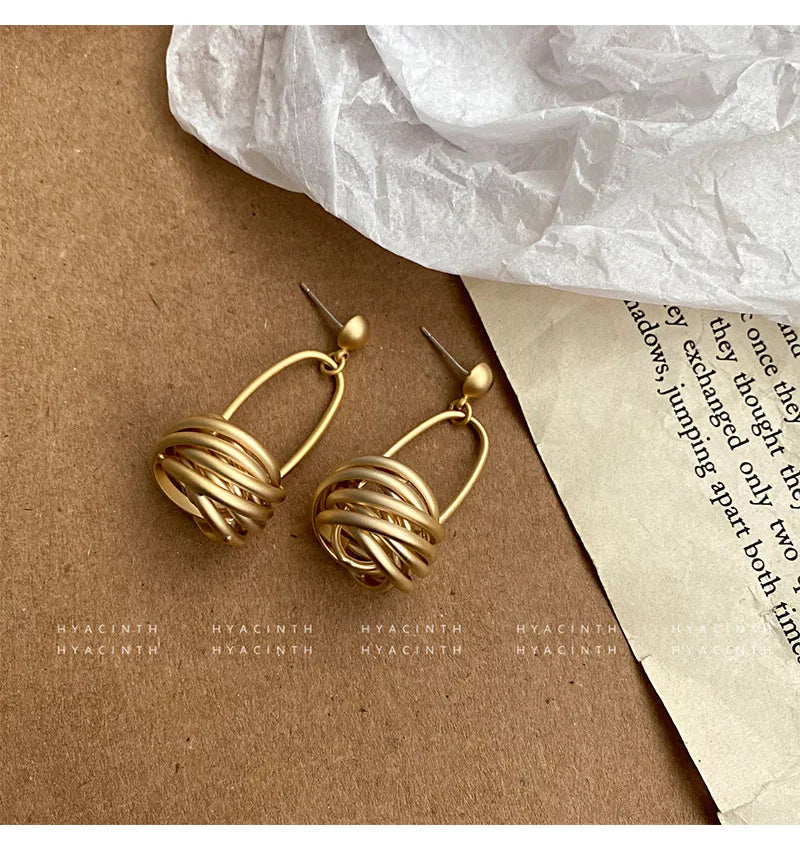 Pendientes Minimalistas Círculo Mate - Nudos Metálicos Colgantes Mujer