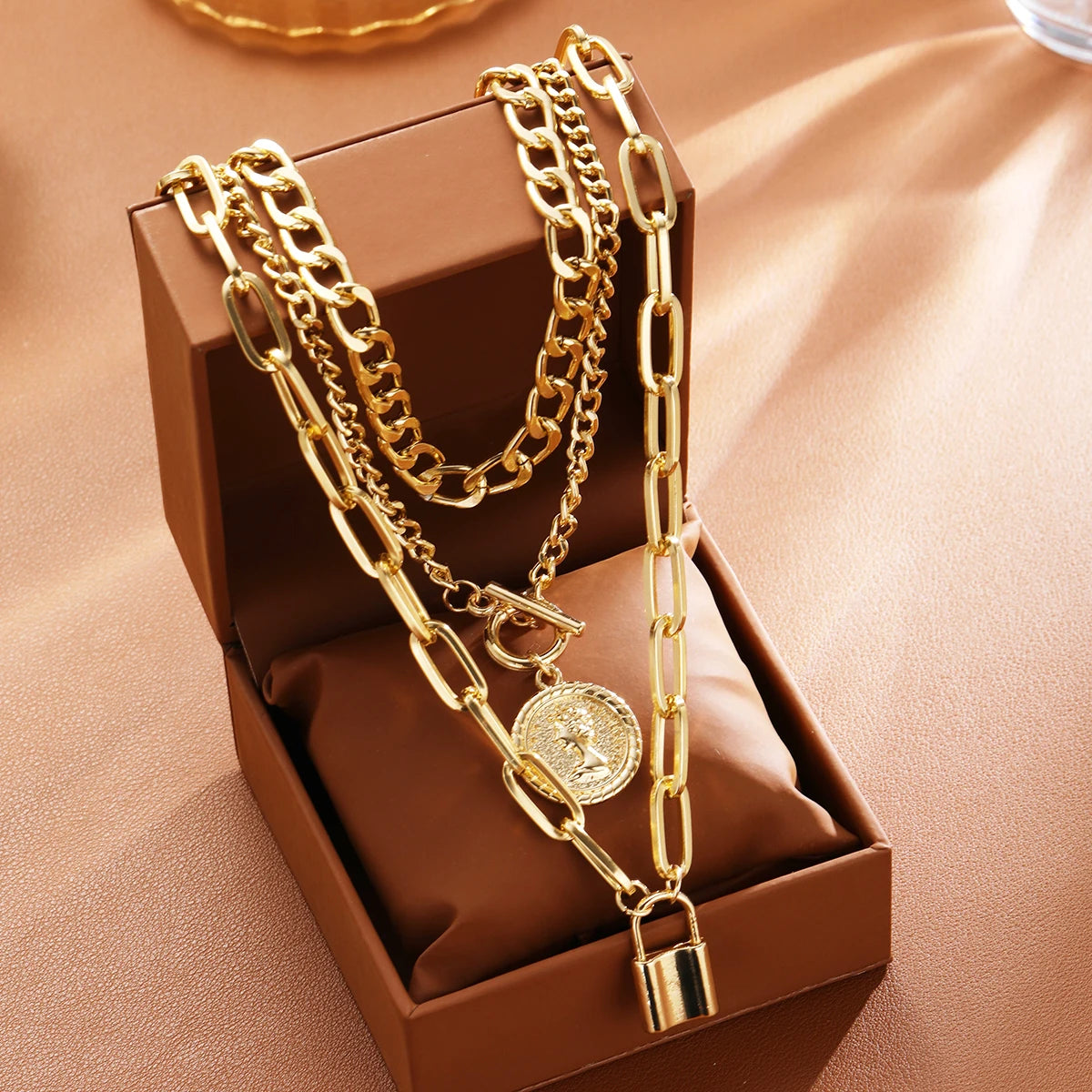 Set 3 Collares Multicapa Dorados Mujer - Choker Retro Elegante